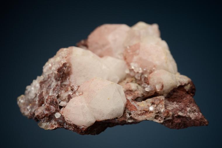 FLUORAPOPHYLLITE on ANALCIME
